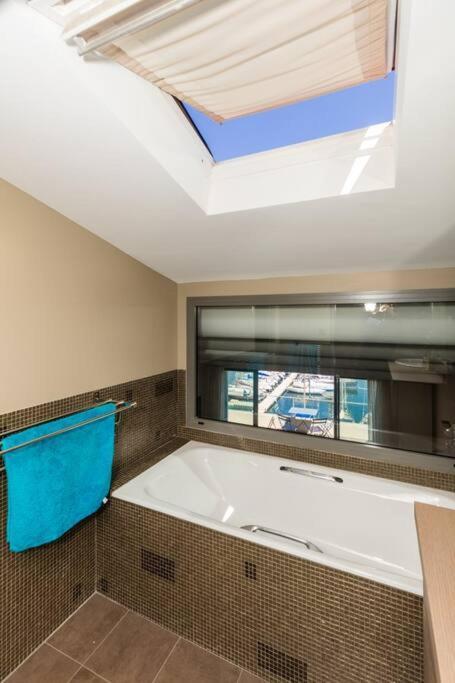 Apartamento Sublime Pepite Vieux Port 2P Vue Imprenable Marsella Exterior foto